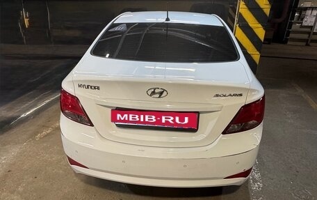 Hyundai Solaris II рестайлинг, 2015 год, 999 999 рублей, 2 фотография