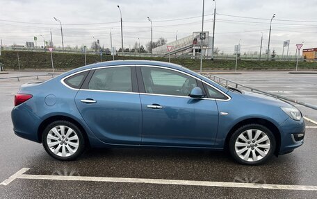 Opel Astra J, 2013 год, 920 000 рублей, 2 фотография