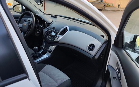 Chevrolet Cruze II, 2013 год, 900 000 рублей, 8 фотография