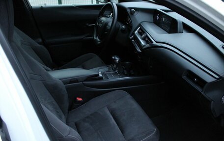 Lexus UX I, 2020 год, 2 540 000 рублей, 13 фотография