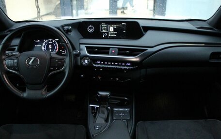 Lexus UX I, 2020 год, 2 540 000 рублей, 14 фотография