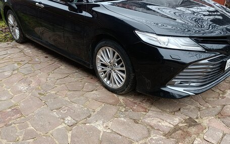 Toyota Camry, 2020 год, 2 350 000 рублей, 1 фотография