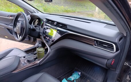 Toyota Camry, 2020 год, 2 350 000 рублей, 4 фотография