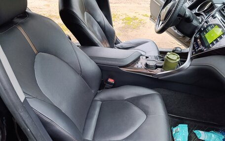 Toyota Camry, 2020 год, 2 350 000 рублей, 3 фотография