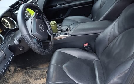 Toyota Camry, 2020 год, 2 350 000 рублей, 6 фотография