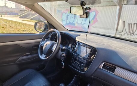 Mitsubishi Outlander III рестайлинг 3, 2014 год, 1 350 000 рублей, 9 фотография