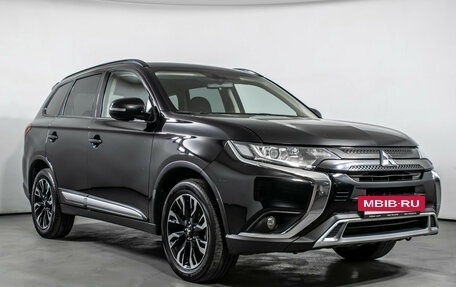 Mitsubishi Outlander III рестайлинг 3, 2022 год, 2 620 000 рублей, 3 фотография