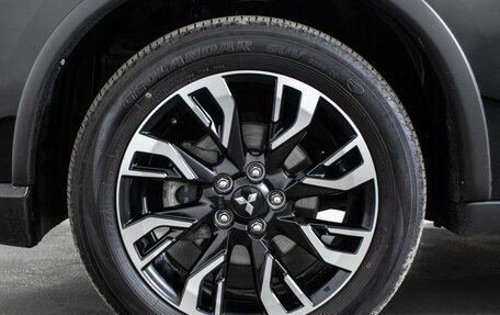 Mitsubishi Outlander III рестайлинг 3, 2022 год, 2 620 000 рублей, 17 фотография