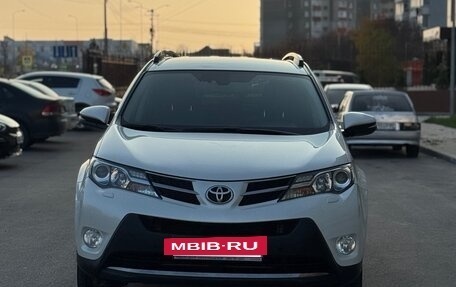 Toyota RAV4, 2014 год, 2 300 000 рублей, 13 фотография