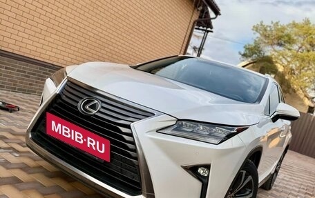 Lexus RX IV рестайлинг, 2017 год, 4 200 000 рублей, 2 фотография