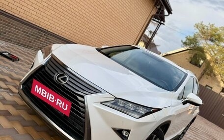 Lexus RX IV рестайлинг, 2017 год, 4 200 000 рублей, 3 фотография