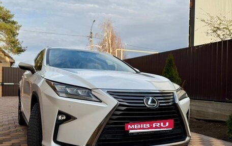 Lexus RX IV рестайлинг, 2017 год, 4 200 000 рублей, 8 фотография