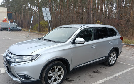 Mitsubishi Outlander III рестайлинг 3, 2016 год, 1 750 000 рублей, 3 фотография