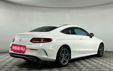 Mercedes-Benz C-Класс, 2018 год, 3 599 000 рублей, 32 фотография