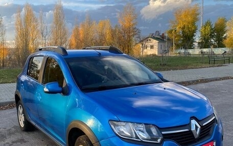 Renault Sandero II рестайлинг, 2015 год, 880 000 рублей, 2 фотография