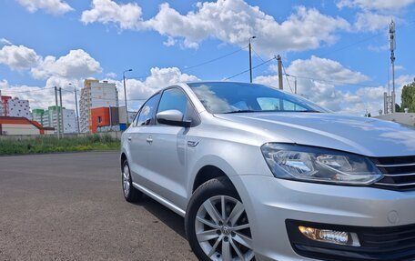 Volkswagen Polo VI (EU Market), 2018 год, 1 225 000 рублей, 2 фотография