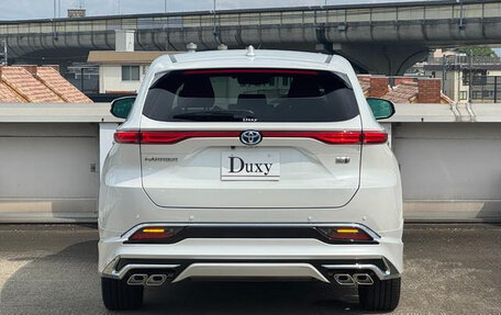 Toyota Harrier, 2022 год, 2 800 000 рублей, 4 фотография