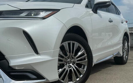 Toyota Harrier, 2022 год, 2 800 000 рублей, 6 фотография