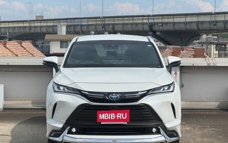 Toyota Harrier, 2022 год, 2 800 000 рублей, 2 фотография