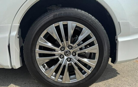 Toyota Harrier, 2022 год, 2 800 000 рублей, 18 фотография