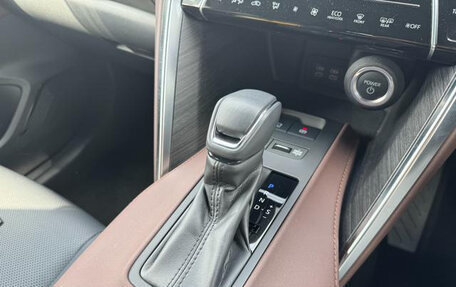 Toyota Harrier, 2022 год, 2 800 000 рублей, 24 фотография