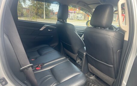 Mitsubishi Pajero Sport III рестайлинг, 2019 год, 2 500 000 рублей, 10 фотография