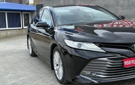 Toyota Camry, 2018 год, 2 800 000 рублей, 4 фотография