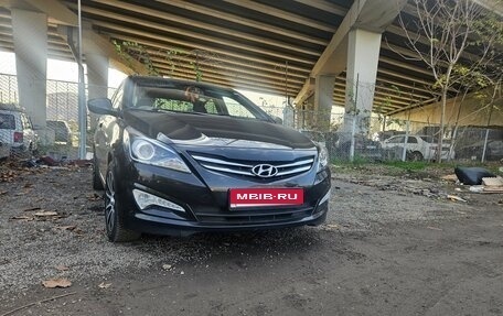 Hyundai Solaris II рестайлинг, 2015 год, 973 000 рублей, 1 фотография