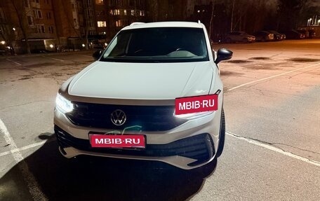 Volkswagen Tiguan II, 2021 год, 3 600 000 рублей, 1 фотография