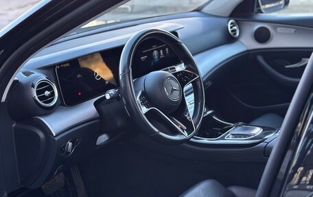 Mercedes-Benz E-Класс, 2021 год, 2 650 000 рублей, 2 фотография