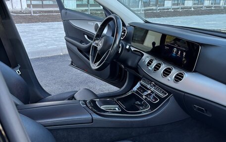 Mercedes-Benz E-Класс, 2021 год, 2 650 000 рублей, 23 фотография