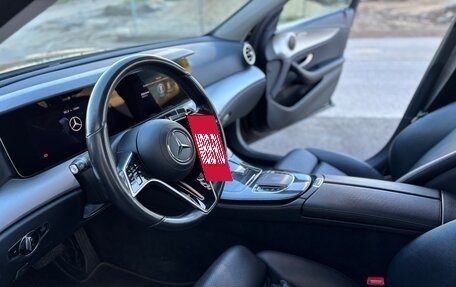 Mercedes-Benz E-Класс, 2021 год, 2 650 000 рублей, 28 фотография