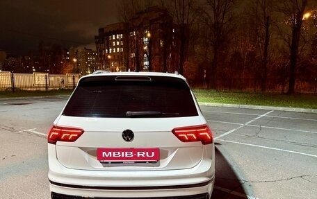 Volkswagen Tiguan II, 2021 год, 3 600 000 рублей, 2 фотография