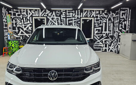 Volkswagen Tiguan II, 2021 год, 3 600 000 рублей, 20 фотография