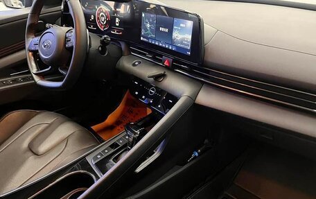 Hyundai Elantra, 2022 год, 1 600 000 рублей, 16 фотография