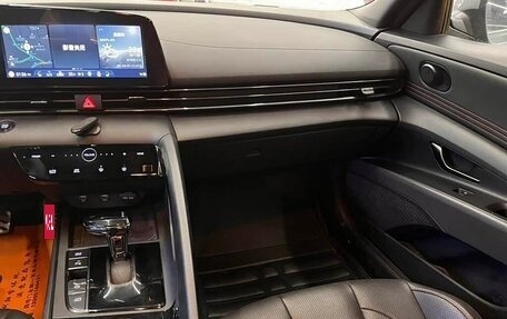 Hyundai Elantra, 2022 год, 1 600 000 рублей, 10 фотография