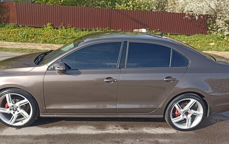 Volkswagen Jetta VI, 2011 год, 930 000 рублей, 3 фотография