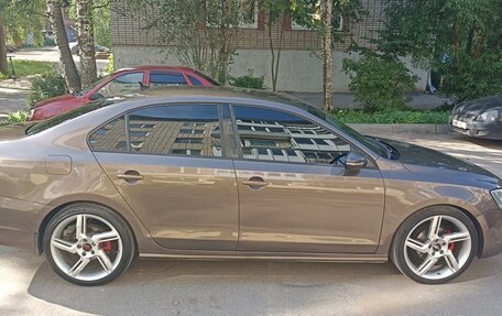 Volkswagen Jetta VI, 2011 год, 930 000 рублей, 11 фотография