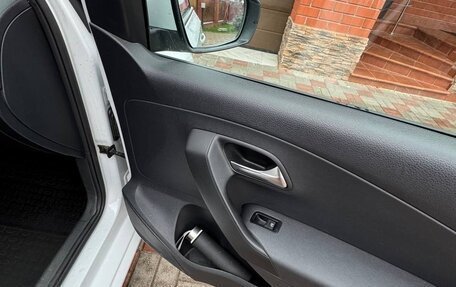 Volkswagen Polo VI (EU Market), 2018 год, 1 100 000 рублей, 17 фотография