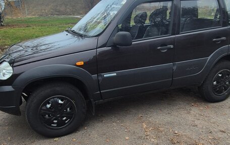 Chevrolet Niva I рестайлинг, 2010 год, 495 000 рублей, 6 фотография