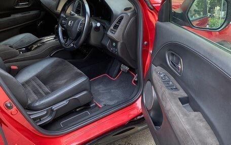 Honda Vezel, 2017 год, 1 900 000 рублей, 3 фотография