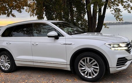 Volkswagen Touareg III, 2019 год, 4 400 000 рублей, 1 фотография
