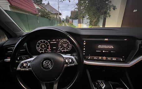 Volkswagen Touareg III, 2019 год, 4 400 000 рублей, 10 фотография