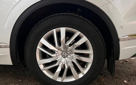 Volkswagen Touareg III, 2019 год, 4 400 000 рублей, 13 фотография