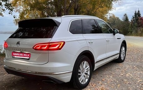 Volkswagen Touareg III, 2019 год, 4 400 000 рублей, 5 фотография