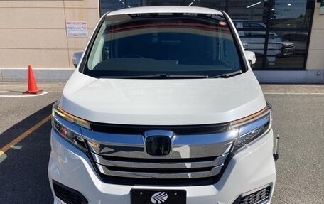 Honda Stepwgn IV, 2022 год, 2 100 000 рублей, 2 фотография