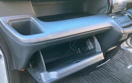 Honda Stepwgn IV, 2022 год, 2 100 000 рублей, 20 фотография