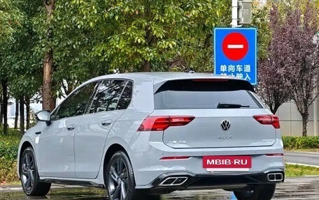 Volkswagen Golf VIII, 2023 год, 2 400 069 рублей, 10 фотография