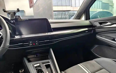 Volkswagen Golf VIII, 2023 год, 2 400 069 рублей, 20 фотография