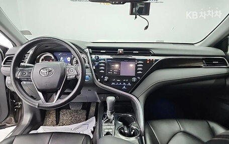 Toyota Camry, 2020 год, 2 700 000 рублей, 6 фотография